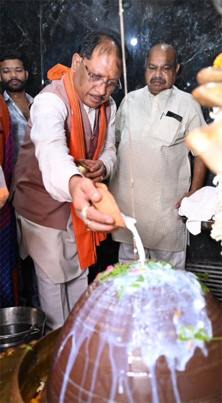 ’मुख्यमंत्री ने हाटकेश्वर महादेव मंदिर में पूजा-अर्चना कर प्रदेशवासियों के सुख समृद्धि की कामना की’