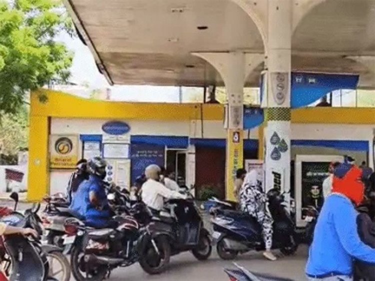 पेट्रोल-डीजल की कीमतों में फिर इजाफा, अब रसोई का बजट भी बिगड़ेगा