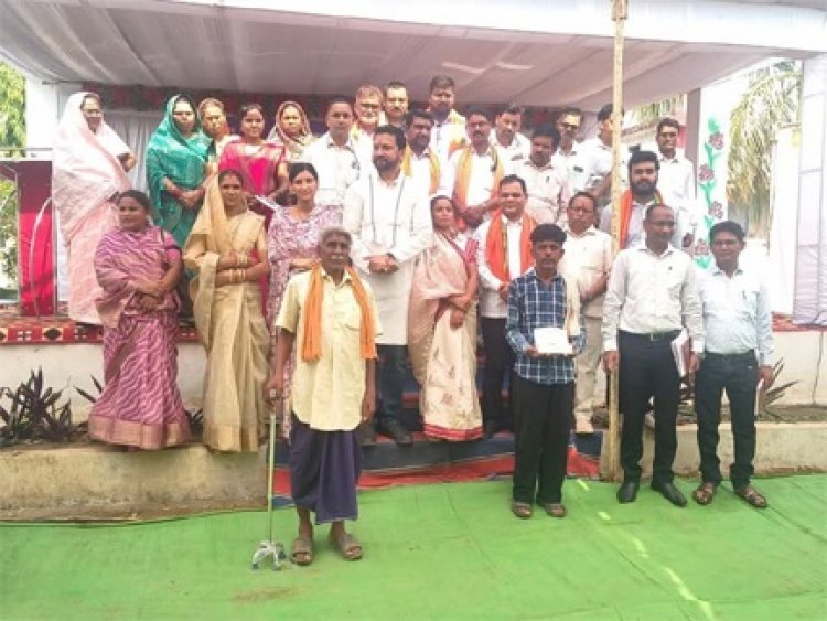जनसमस्या निवारण शिविरों में जरूरतमंदों को मिल रही सहायक सामग्री और योजनाओं का लाभ