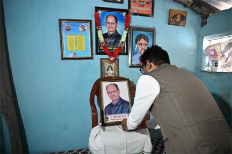 वित्त मंत्री ओपी चौधरी ने दी श्रद्धांजलि श्रवण प्रधान को