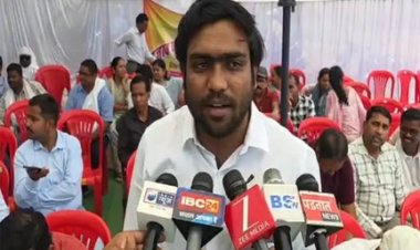 विधायक के खिलाफ कार्रवाई की मांग, राजस्व अधिकारियों ने किया कार्य बहिष्कार