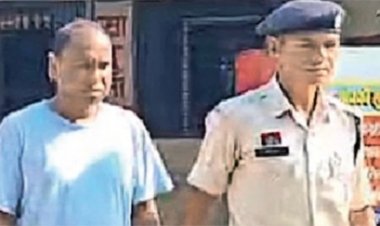 6.79 लाख सालाना आय, लेकिन बताई 75 हजार; शिक्षक पर गिरी गाज
