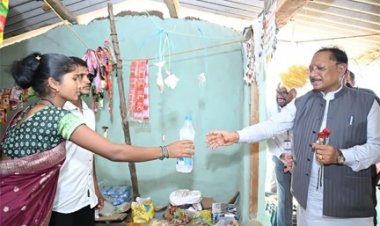 जब मुख्यमंत्री रुके एक छोटी-सी किराना दुकान पर... और सामने थी बदलाव की बड़ी कहानी’
