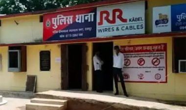 दुकान खुलवाई, सिगरेट मांगी; मना करने पर हमला