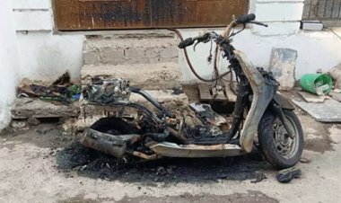 रायपुर में अचानक भड़की आग, एक्टिवा जलकर खाक