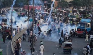 PoK में हिंसा की आग, झड़पों में 30 की मौत