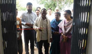 महुआपारा में नवनिर्मित आंगनबाड़ी भवन का लोकार्पण