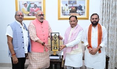 श्रीलंका दौरे के लिए भारतीय अंडर-19 महिला क्रिकेट टीम की उपकप्तान बनीं महक नरवासे : मुख्यमंत्री विष्णु देव साय ने किया सम्मानित