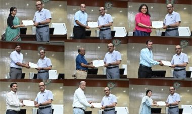 मुख्य सचिव ने ई-ऑफिस एवं समयबद्धता के लिए मंत्रालय के अधिकारी और कर्मचारियों को दिए प्रशंसा पत्र