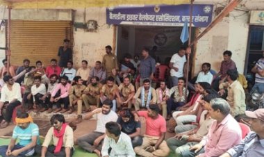 किरंदुल में तीसरे दिन भी चक्काजाम, एनएमडीसी पर असर