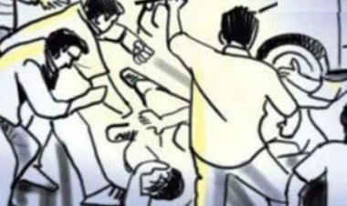 कार्यालय के भीतर युवक के साथ मारपीट