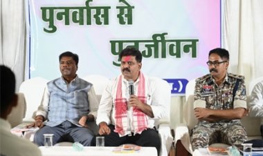 पुनर्वासित युवाओं से मिले उप मुख्यमंत्री विजय शर्मा और वन मंत्री केदार कश्यप