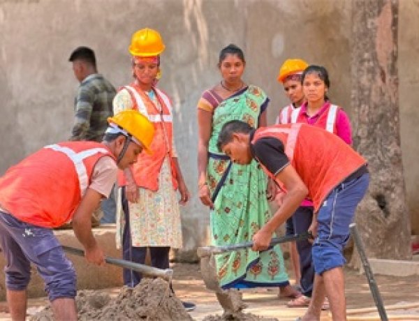 जब बंदूक छूटी, तो हाथों में आया सुनहरा भविष्य : सुकमा में आत्मसमर्पित युवाओं की जिंदगी लिख रही विकास की नई कहानी