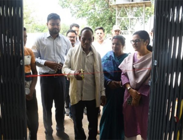 महुआपारा में नवनिर्मित आंगनबाड़ी भवन का लोकार्पण