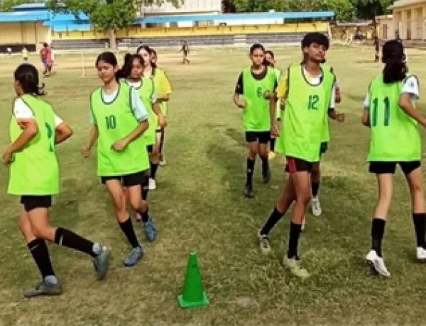 जूनियर बालिका फुटबॉल ट्रायल में 20 खिलाड़ियों का चयन