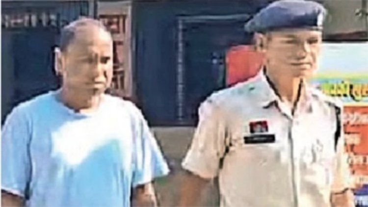 6.79 लाख सालाना आय, लेकिन बताई 75 हजार; शिक्षक पर गिरी गाज