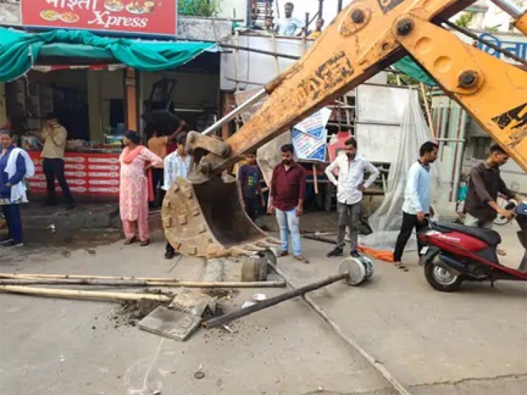 अवैध ठेलों पर चला निगम का डंडा