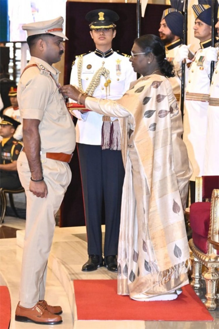 वित्त मंत्री ओपी चौधरी ने शौर्य चक्र से सम्मानित छत्तीसगढ़ पुलिस के जांबाज अधिकारियों को दी बधाई