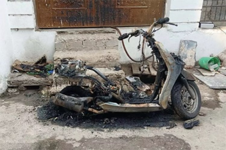रायपुर में अचानक भड़की आग, एक्टिवा जलकर खाक