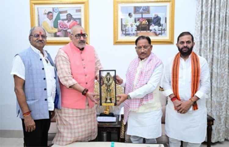 श्रीलंका दौरे के लिए भारतीय अंडर-19 महिला क्रिकेट टीम की उपकप्तान बनीं महक नरवासे : मुख्यमंत्री विष्णु देव साय ने किया सम्मानित