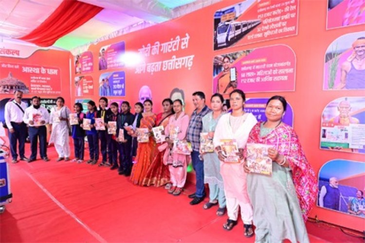फोटो प्रदर्शनी के दूसरे दिन विद्यार्थियों और आमजनों ने दिखाई उत्साहपूर्ण भागीदारी