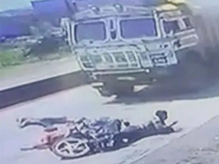 रायपुर में सड़क हादसा, बाइक सवार जख्मी