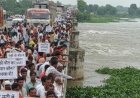 25 भैंसें बहने से हड़कंप, खारून किनारे गुस्साए ग्रामीण