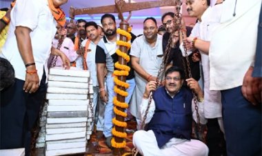 रिमझिम फुहारों के बीच सादगी और आत्मीयता से मना खाद्य मंत्री दयालदास बघेल का जन्मोत्सव