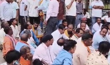 ग्रामीणों का धरना स्थगित, प्रशासन को 24 घंटे का अल्टीमेटम
