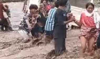 बिजली गिरने से किसान की मौत, 25 लोगों की जान अटकी