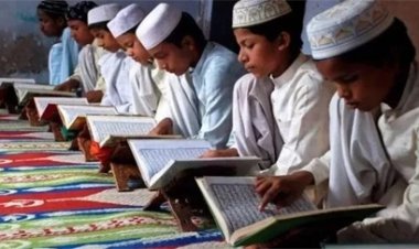 वक्फ बोर्ड ने उठाई मदरसा बोर्ड खत्म करने की आवाज