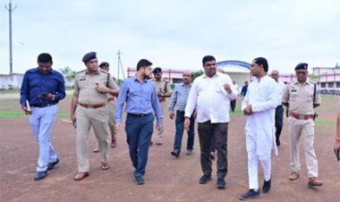 गनियारी पहुंचे स्कूल शिक्षा मंत्री गजेन्द्र यादव, पद्म विभूषण डॉ. तीजन बाई के दशगात्र एवं श्रद्धांजलि कार्यक्रम की तैयारियों का लिया जायजा