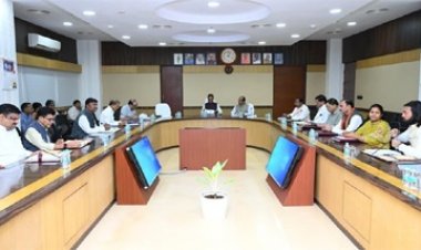 मुख्यमंत्री विष्णु देव साय की अध्यक्षता में आज मंत्रालय, महानदी भवन में मंत्री परिषद की बैठक प्रारम्भ