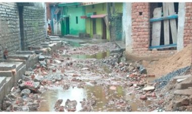 नाली बनी परेशानी, मलबे से जाम रास्ते