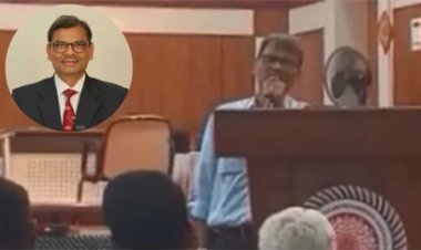 बाथरूम में बिगड़ी तबीयत, प्रोफेसर की मौत
