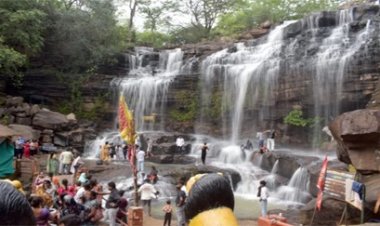 रायपुर के पास झरनों का मानसूनी जादू