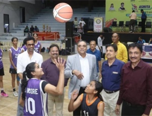 इंदौर की बेटियों ने जीत के साथ शुरू किया अभियान