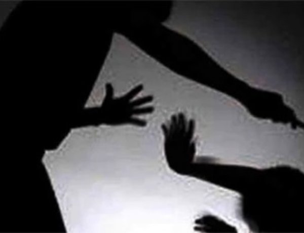स्कूल में छात्र की पिटाई, शिक्षक पर FIR