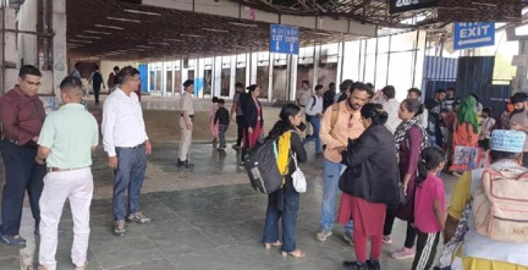 रेलवे का बड़ा अभियान, 245 यात्रियों पर एक्शन