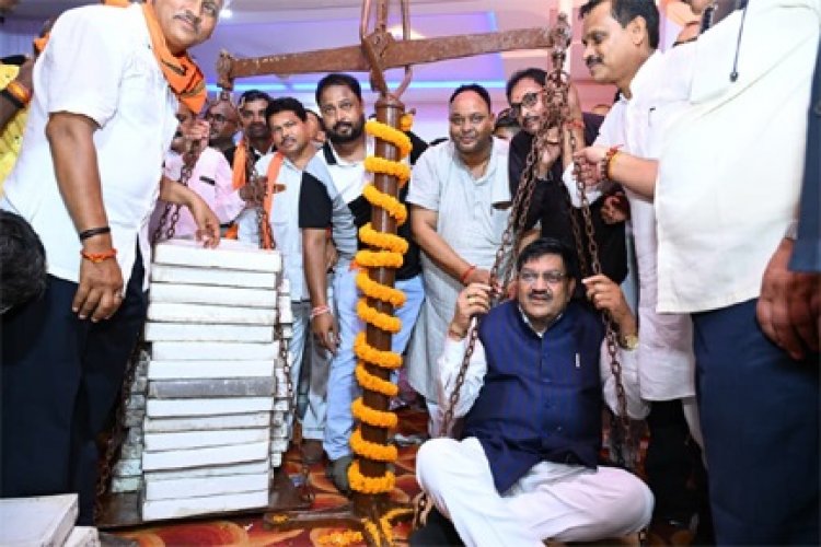 रिमझिम फुहारों के बीच सादगी और आत्मीयता से मना खाद्य मंत्री दयालदास बघेल का जन्मोत्सव