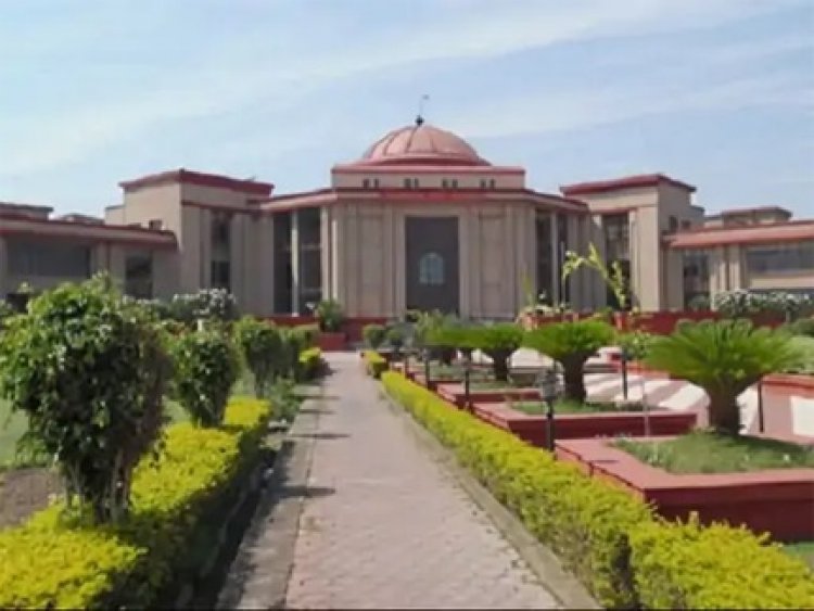 स्कूलों में मंत्रोच्चार पर HC बोला- ठोस प्रमाण लाएं