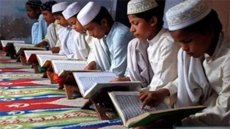 वक्फ बोर्ड ने उठाई मदरसा बोर्ड खत्म करने की आवाज