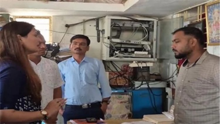 जनता की परेशानी पर फूटी नाराजगी, भावना बोहरा ने JE हटाने को कहा
