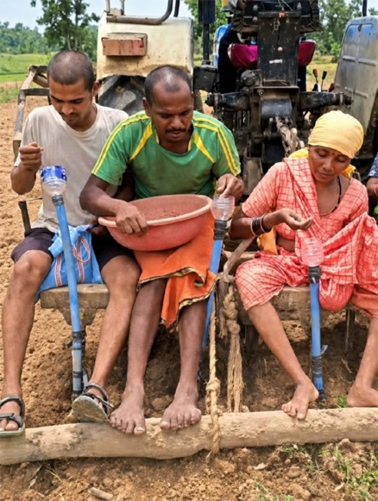 मुख्यमंत्री विष्णु देव साय के कृषि नवाचार को बढ़ावा देने के संकल्प को मिली नई उड़ान, प्रगतिशील किसान भानुप्रताप ने जुगाड़ तकनीक से तैयार की सीड ड्रिल