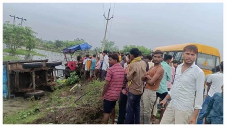 श्रमिकों से भरी ट्रैक्टर-ट्रॉली पलटी, 2 की मौत, 6 घायल