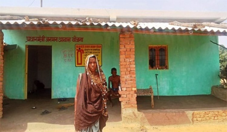 कच्चे आशियाने से पक्के सपनों तक: प्रधानमंत्री जनमन आवास योजना ने बदल दी मानमती के परिवार की जिंदगी