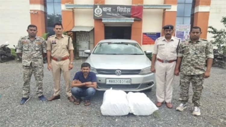 सीक्रेट चेंबर का खुलासा, बिहार का तस्कर दबोचा