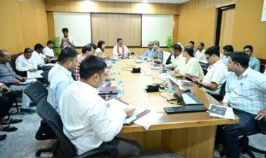उप मुख्यमंत्री विजय शर्मा ने पुनर्वास एवं नक्सल प्रभावित परिवारों के लिए संचालित योजनाओं की समीक्षा की