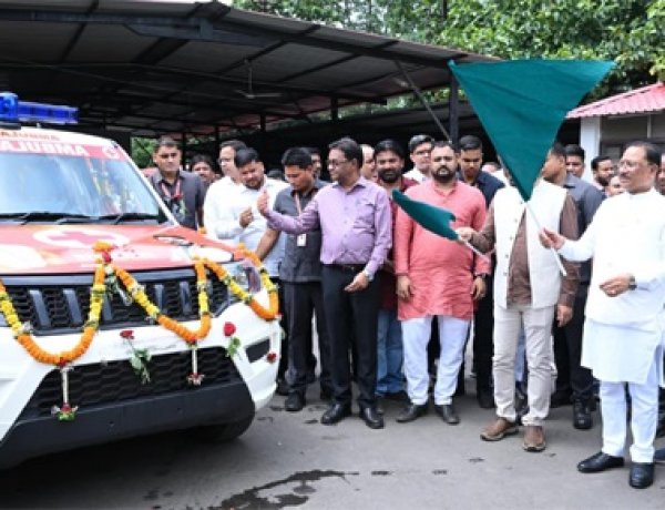 मुख्यमंत्री विष्णु देव साय ने धरसींवा विधानसभा को दी निःशुल्क एम्बुलेंस की सौगात