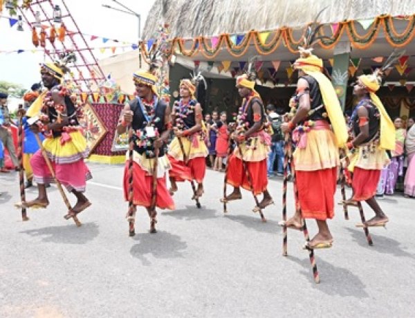 छत्तीसगढ़ के पहले पर्व हरेली पर मुख्यमंत्री निवास में सजी लोक संस्कृति की जीवंत झांकी